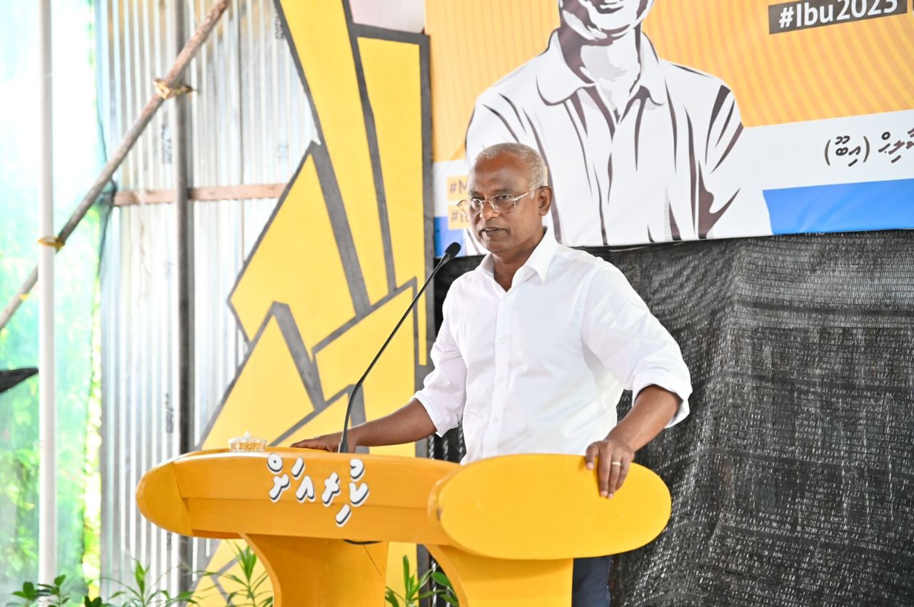 އަރިއަތޮޅަކީ އެންމެ ގިނައިން ޓެކްސް ދައްކާ އަތޮޅު؛ އެކަމަކު އޮތީ އަޅާނުލައި: ރައީސް