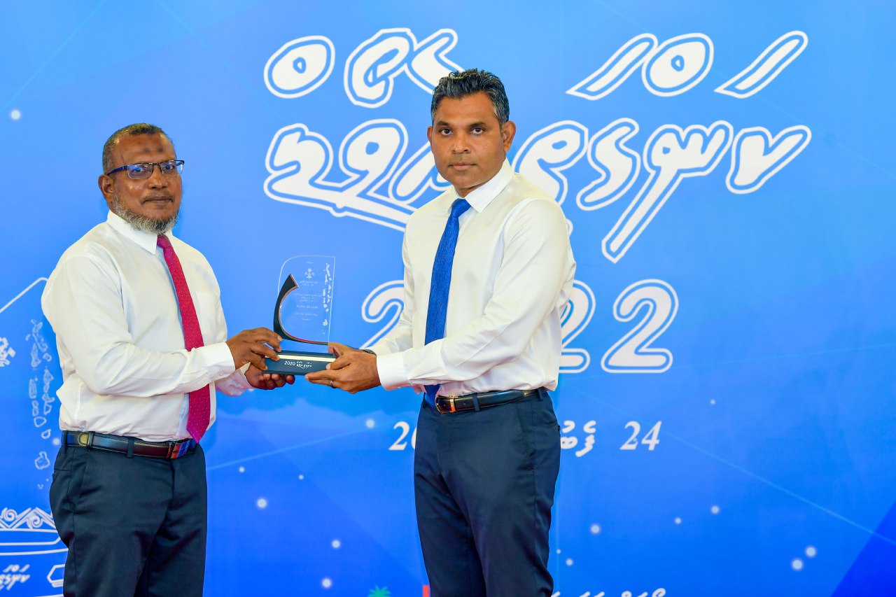 އެންމެ ހިންގުންތެރި އެވޯޑް ނިލަންދޫ އަދި ބޮޑުފޮޅަދޫ ކައުންސިލަށް