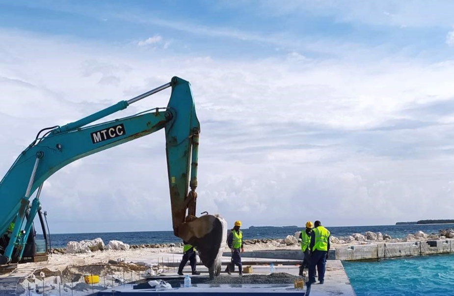 ދ. މީދޫ ބަނދަރު ތަރައްޤީކުރުން ބާރަށް ކުރިއަށް