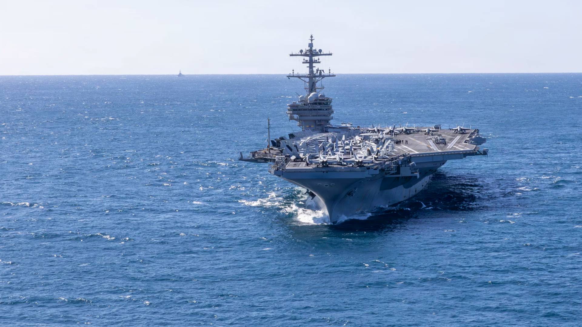 އެމެރިކާއިން މެދުއިރުމައްޗަށް ތިންވަނަ އެއާކްރާފްޓް ކެރިއަރެއް ފޮނުވައިފި