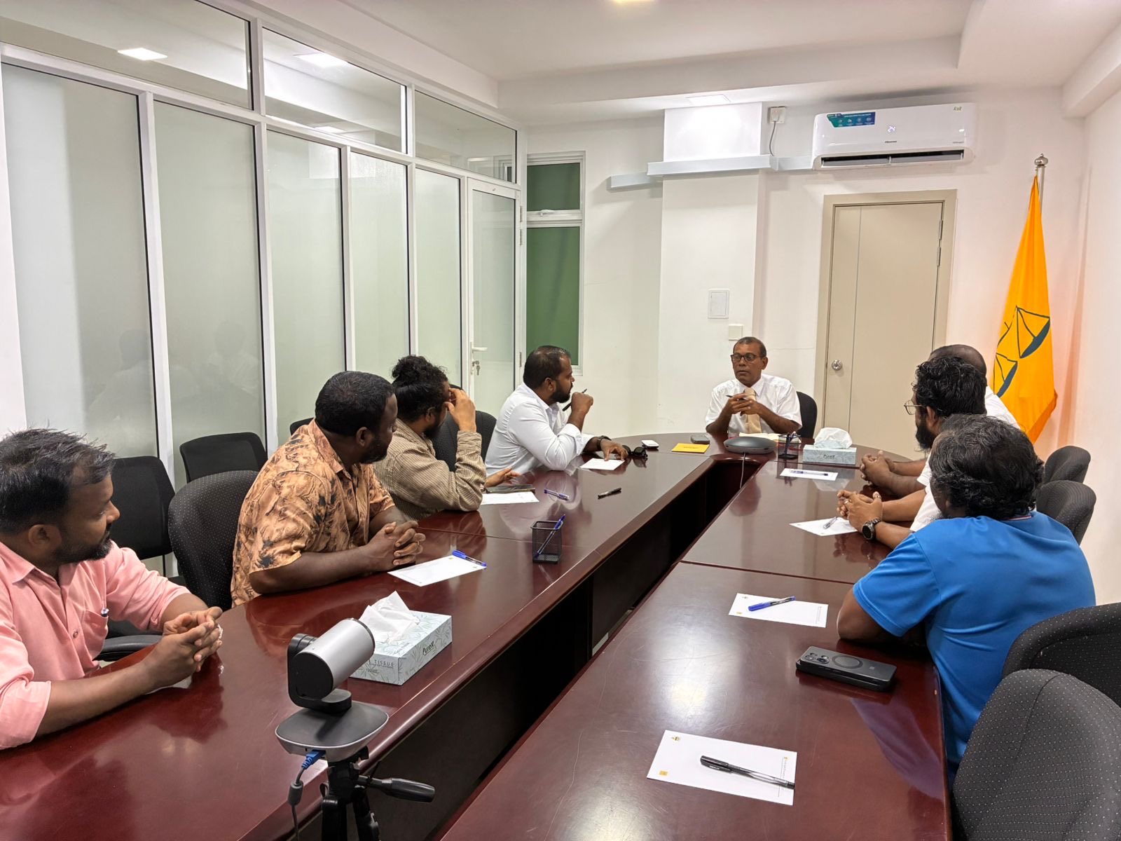 ޓެކްސީތަކަށް ބޭނުންވާ ސްޕެޔަރ ޕާޓްސްގެ އިމްޕޯޓު ޑިއުޓީ 200 އިންސައްތައަށް ބޮޑުކުރުމަކީ ކަންބޮޑުވުމެއް: އެމްޑީޕީ