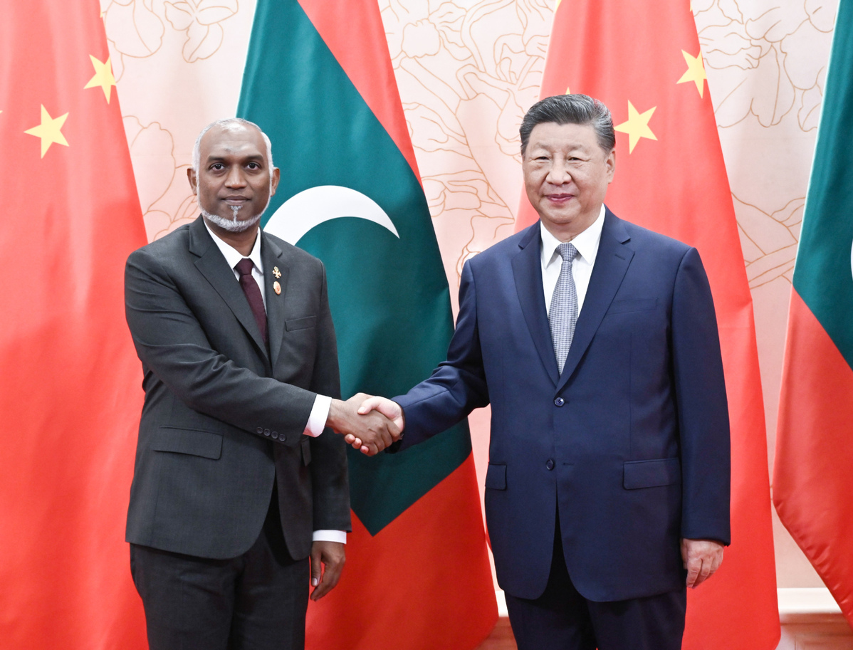 ޗައިނާގެ 77 ވަނަ ގައުމީ ދުވަހުގެ މުނާސަބަތުގައި ރައީސް މުއިއްޒު ތަހުނިޔާ ފޮނުއްވައިފި