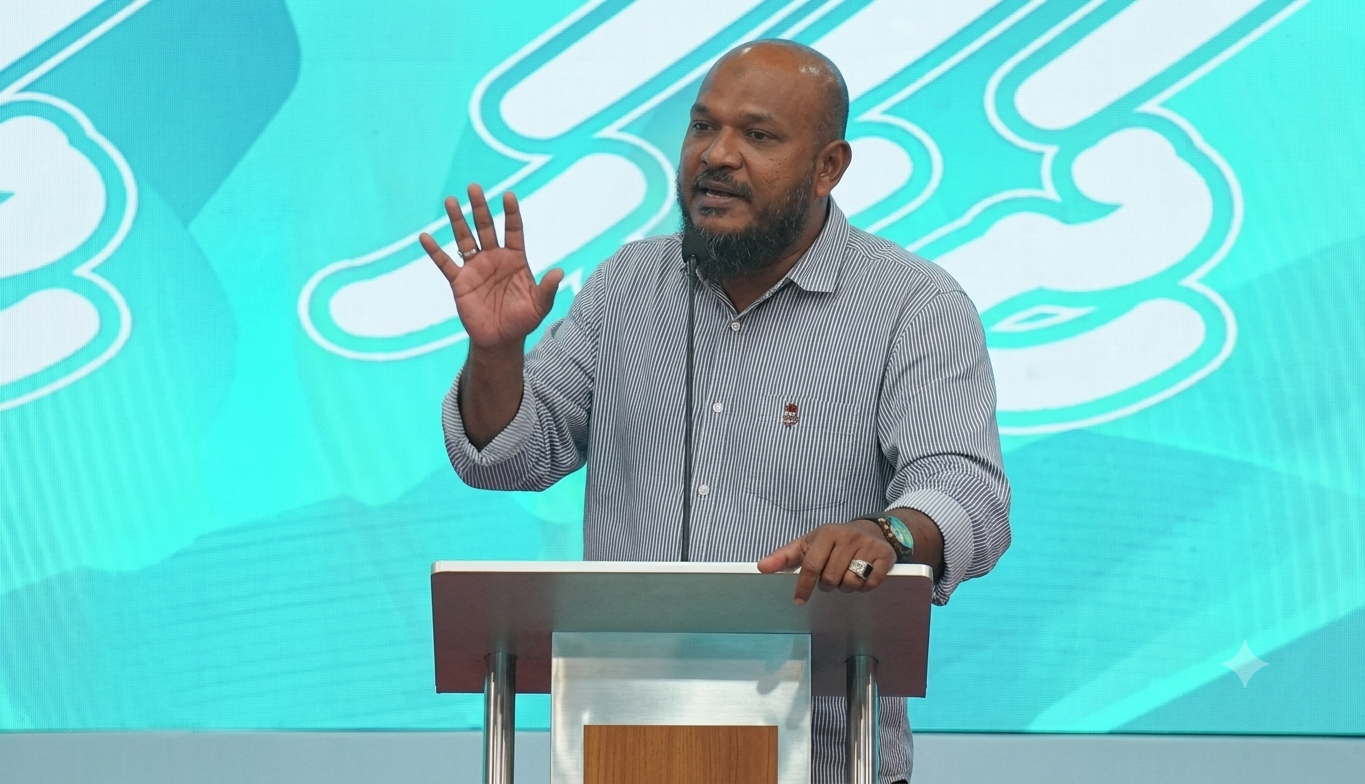 ޔާމީންގެ ވެރިކަމުގައި މުޅި ދައުލަތް ހިންގެވީ ޑރ. މުޢިއްޒު: ޝުޖާއު