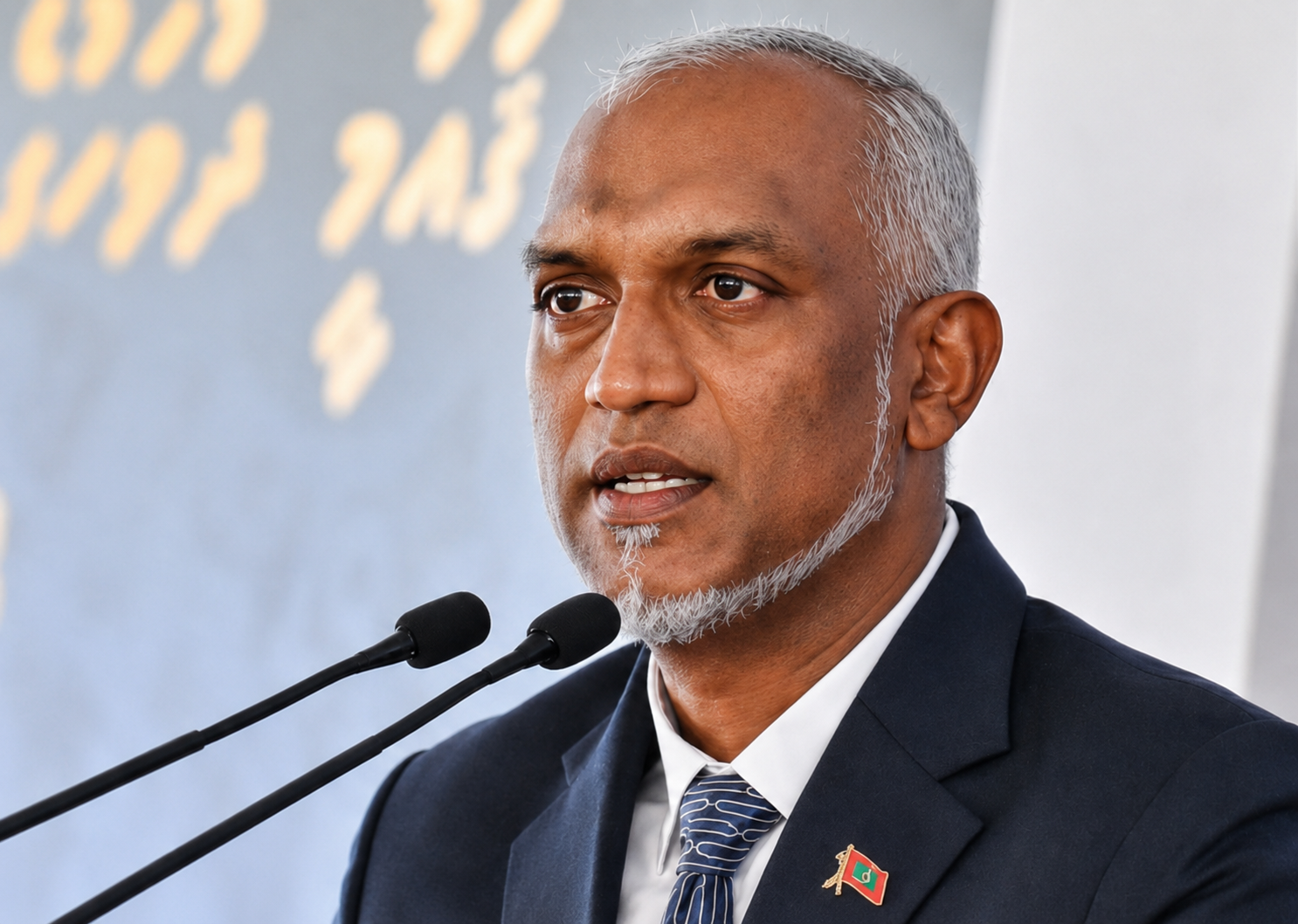 ސަލާމް ބުނުން އާދަޔަކަށް ނުހަދައި މަސައްކަތުގެ އަހުލާގު ހިފަހައްޓަވާ: ރައީސް މުއިއްޒު