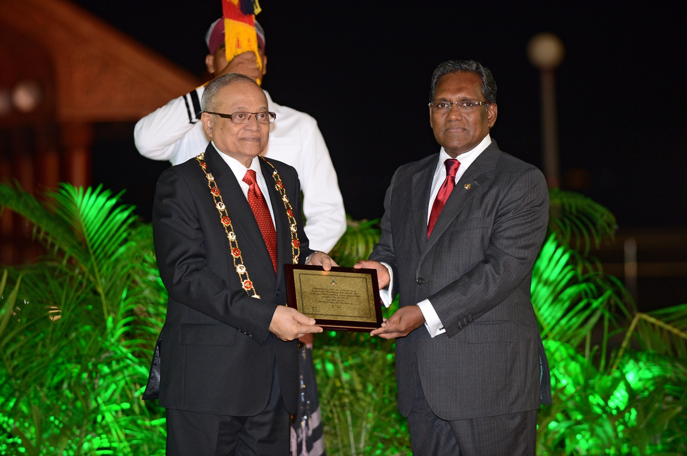 މައުމޫންގެ ސުވާލެއް: ފަލަސްތީނުގެ ރައްޔިތުން ގަތުލުވަމުންދާއިރު ބައިނަލްއަޤްވާމީ މުޖުތަމައު ކޮބައިތޯ؟