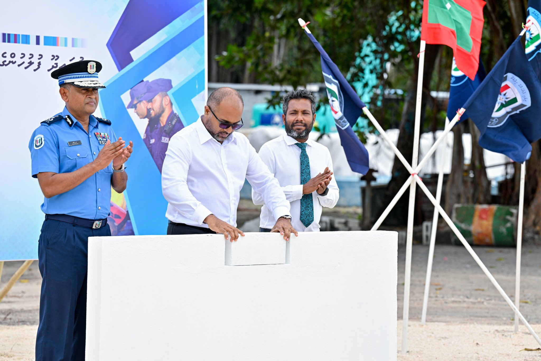 މުރައިދޫ ކައުންސިލާއި ފުލުހުންގެ އިދާރާގެ ބިންގާ އަޅައިފި