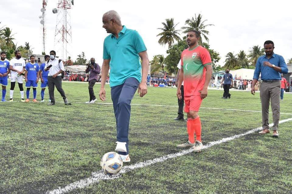 ކުޅުދުއްފުށީގައި ތަރައްގީކުރި ފުޓްބޯޅަދަނޑު ރައީސް ހުޅުއްވައިދެއްވައިފި