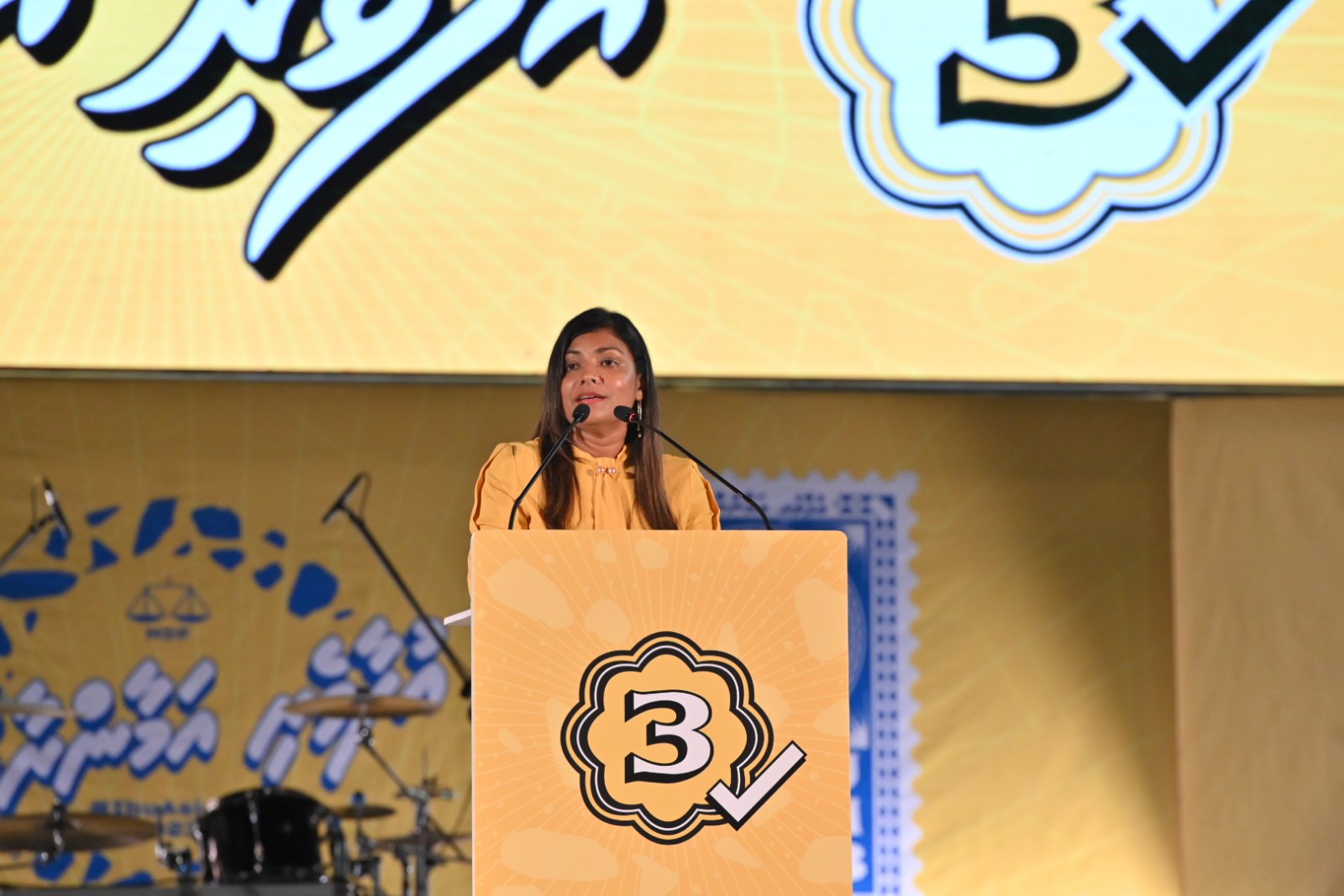 ފުރަތަމަ ބުރުގައި ގިނަ ބަޔަކު ރީރެޖިސްޓާ ނުކުރީ ރައީސް ޞާލިޙު އެއްބުރުން ހޮވޭނެ ކަމަށް: ރޮޒެއިނާ