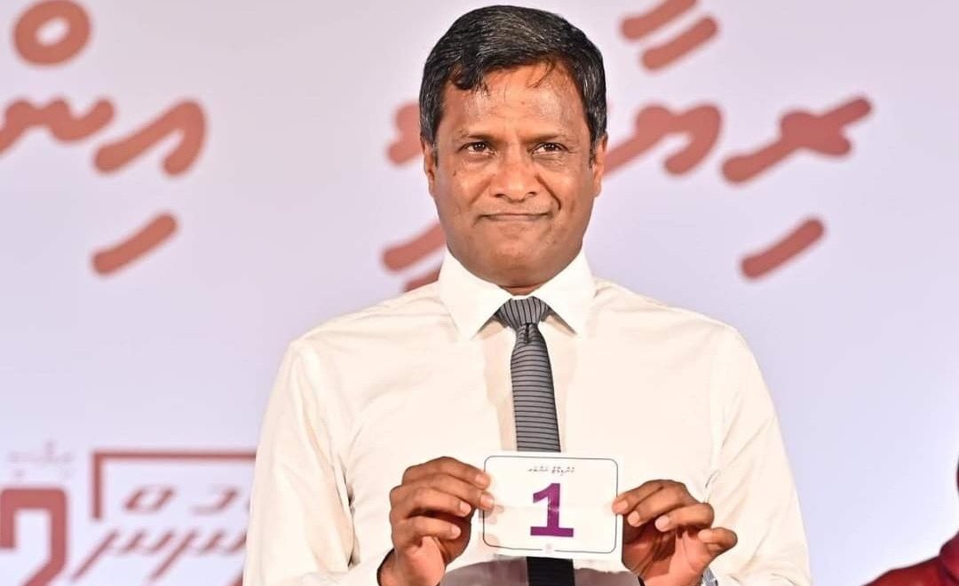 މީ 60 އިންސައްތަ ދޮގުހަދާ ސަރުކާރެއް; ދައުރު ނިންމާލެވޭނެ ކަމާމެދު ޝައްކު: އުމަރު