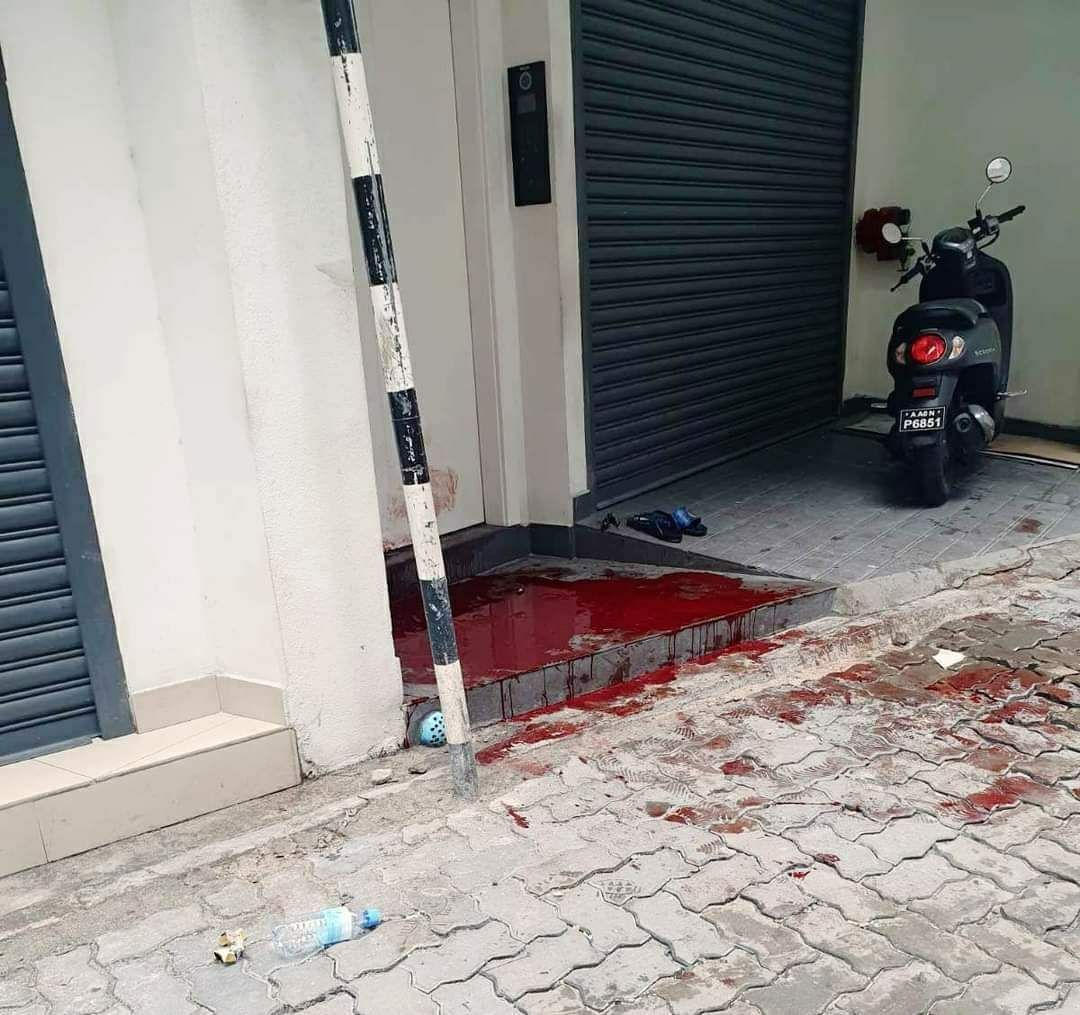 ޒަހަމްކޮށްލި ކަމަށް ބުނާ މީހާއަށް އަނިޔާވީ އަމިއްލަ އަތުން: ފުލުހުން