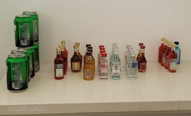 ރިސޯޓަކަށް އަރައި ވަގަށްނެގި ބަނގުރާ ފުޅިތަކެއް އަތުލައިގެންފި