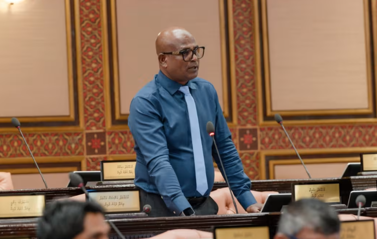 އެމްޑީޕީ ސަރުކާރުގެ އިސްވެރިން ހައްޔަރުކުރަން މަޑަވެލި މެންބަރު ގޮވާލައްވައިފި