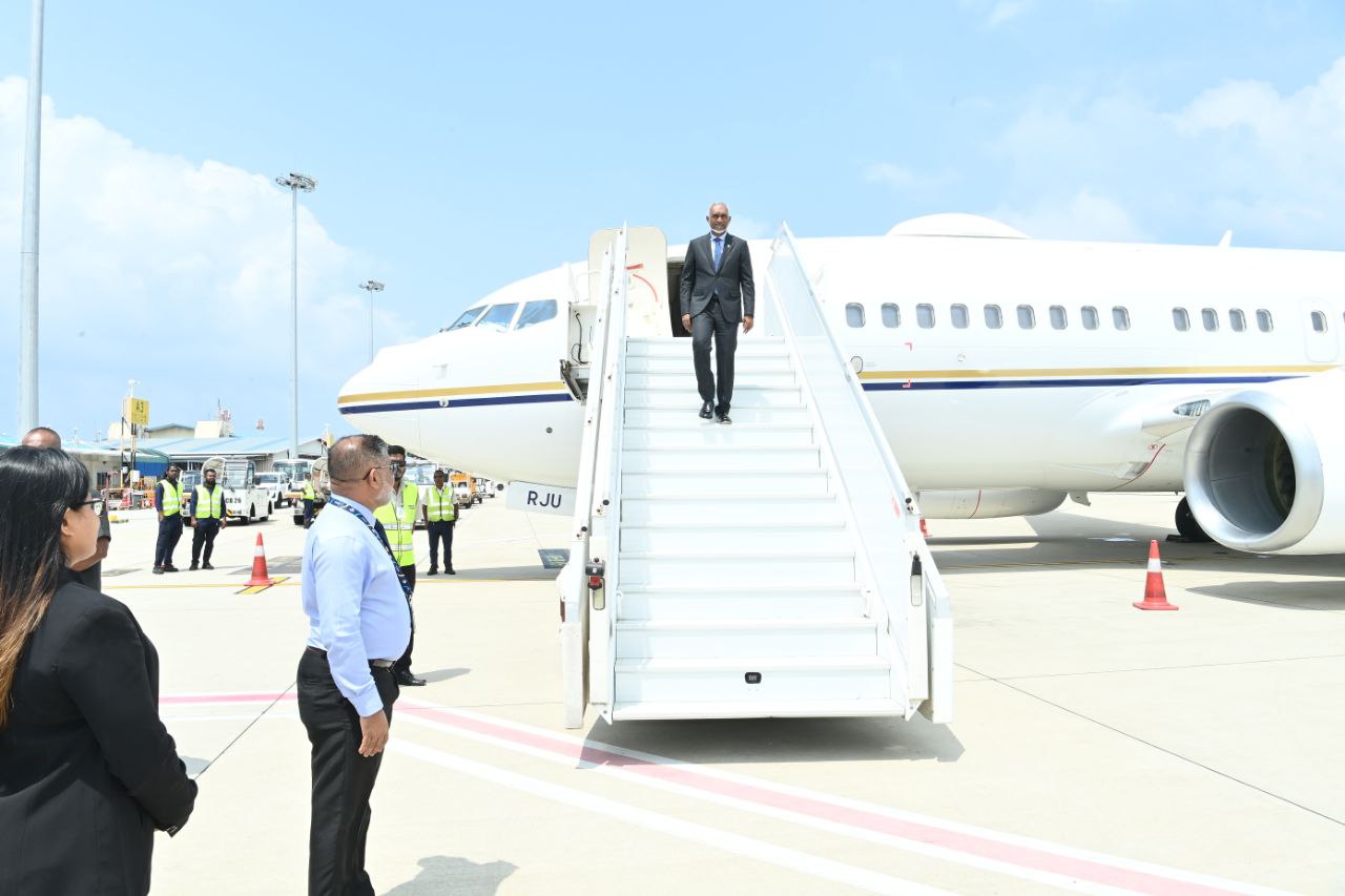 ރައީސް ޔޫއޭއީއަށް ކުރެއްވި ދަތުރުފުޅު ނިންމަވާލައްވައި މިއަދު މާލެވަޑައިގެންފި