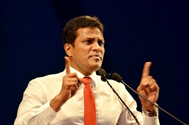 އުމަރު ނަސީރު، މޯދީއަށް: ގައުމު ފުނޑެނީ، ޅީޑަރޝިޕް ދައްކަވާ