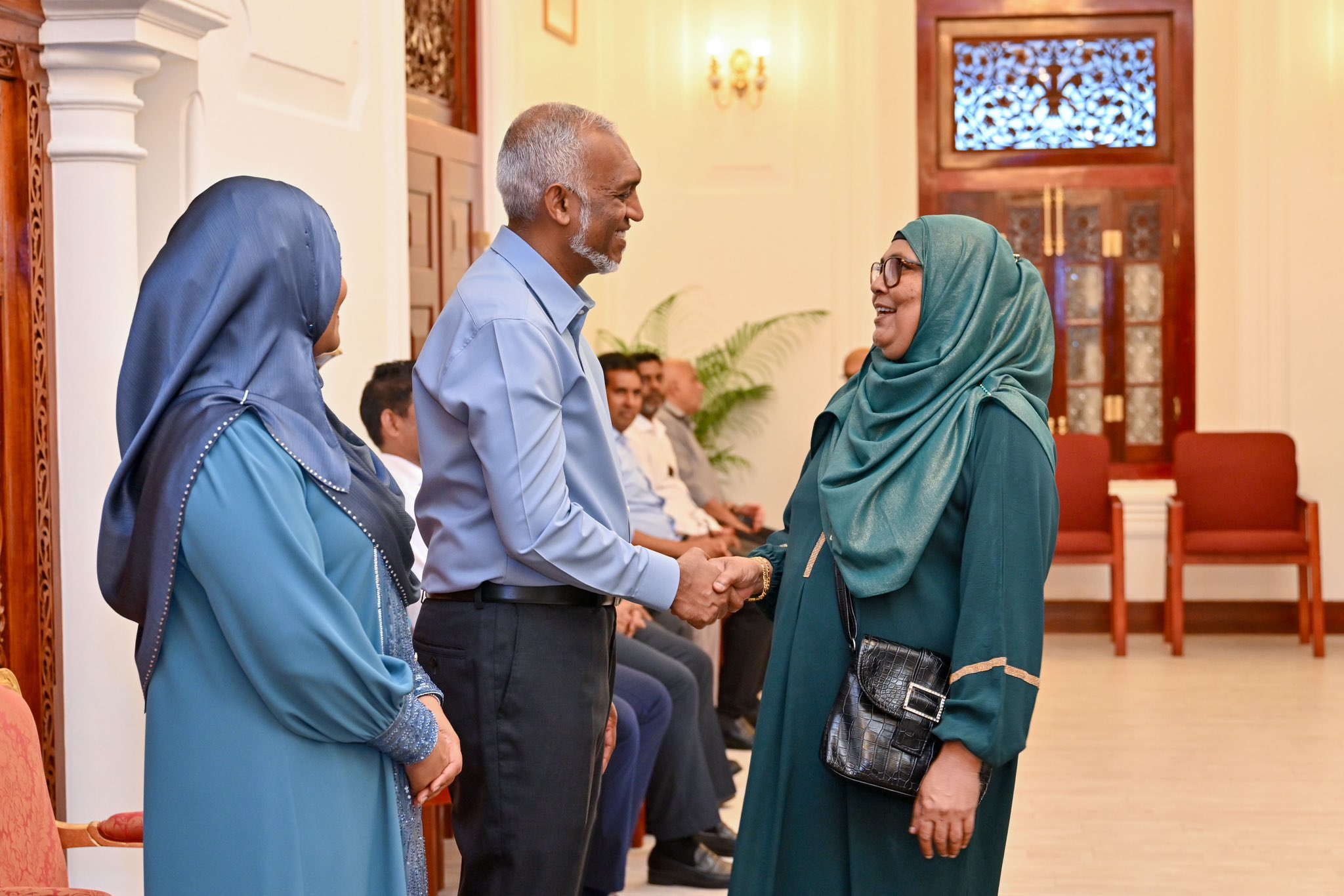 ރައީސްގެ ދެކަނބަލުން ޢީދު ސަލާން ކުރައްވައިފި