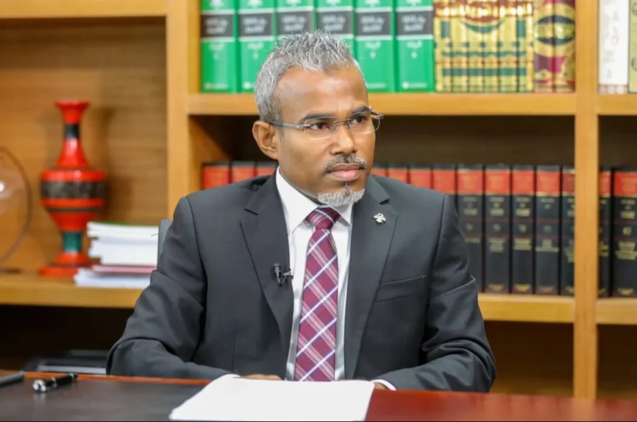 ރިފްޢަތުގެ އިތުބާރު ނެތްކަމުގެ މައްސަލާގައި ޖަވާބުދާރީވުމަށް ނޯޓިސް ފޮނުވައިފި