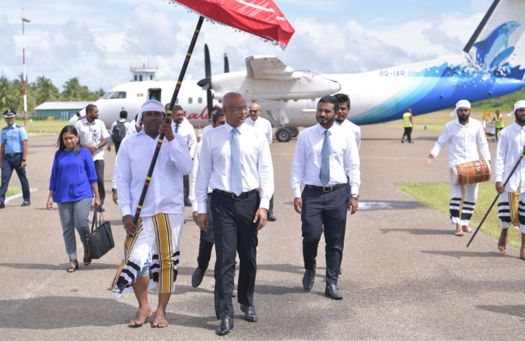 ގިނަބަޔަކު އެއްވެގެން ރައީސަށް މަރުހަބާ ދެންނެވުމުގެ ހަރަކާތްތައް ނުބާއްވަން އަންގައިފި