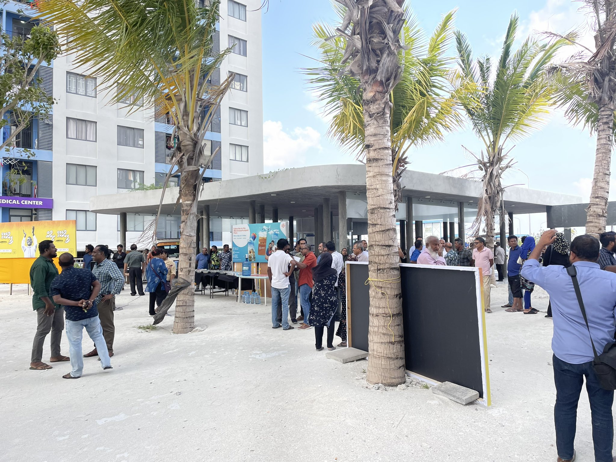 ހިޔާ ފުލެޓް ސަރަހައްދުގައި ނަޝީދާއި ދެކޮޅަށް އަޑުއުފުލައިފި