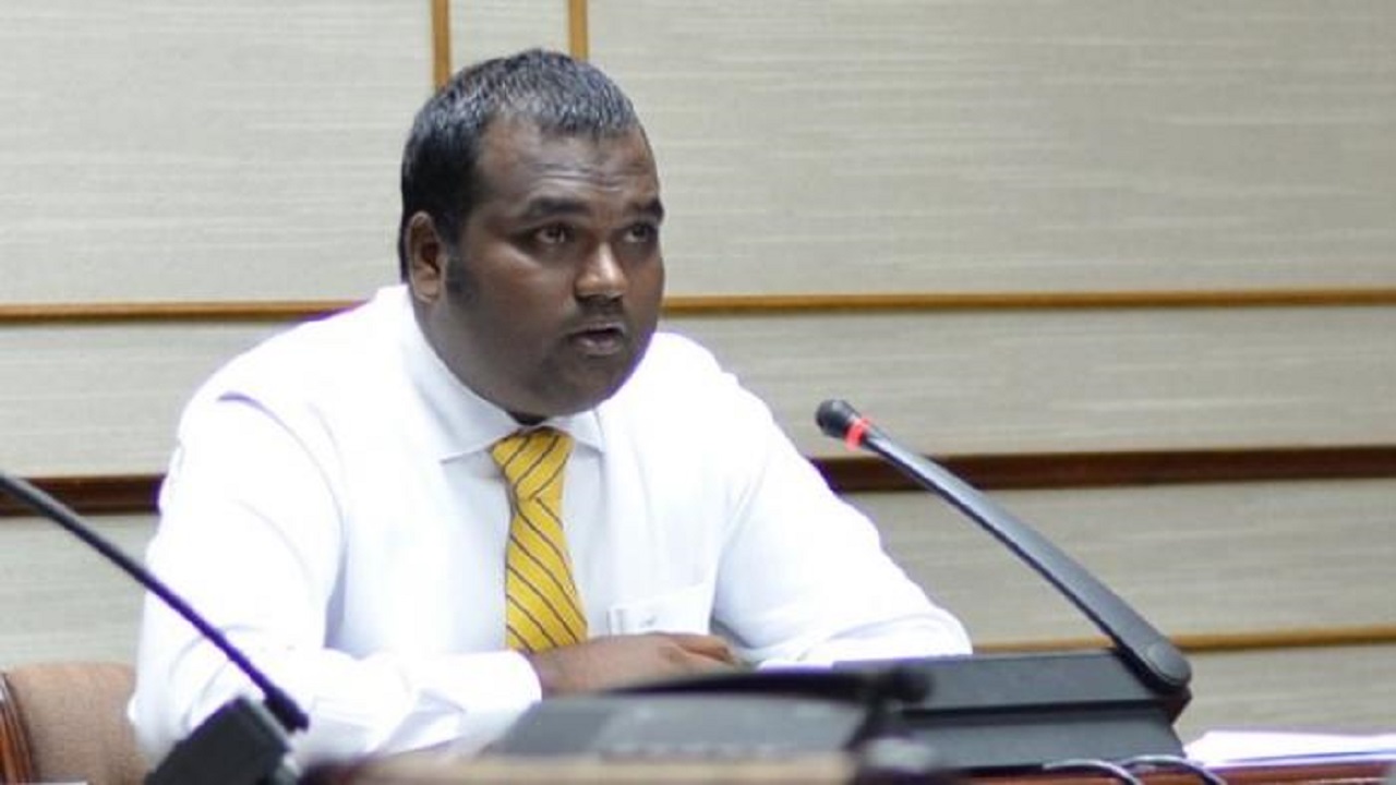 އަލީ ވަހީދުގެ ޕާސްޕޯޓް ހިފެހެއްޓުމުގެ އަމުރެއް ނުދިން