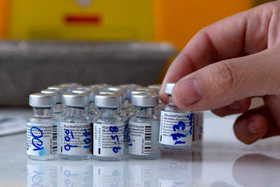 ސިންގަޕޫރުގައި ތިބި މެލޭޝިޔާގެ ރައްޔިތުންނަށް ވެކްސިން ދޭން ފަށައިފި