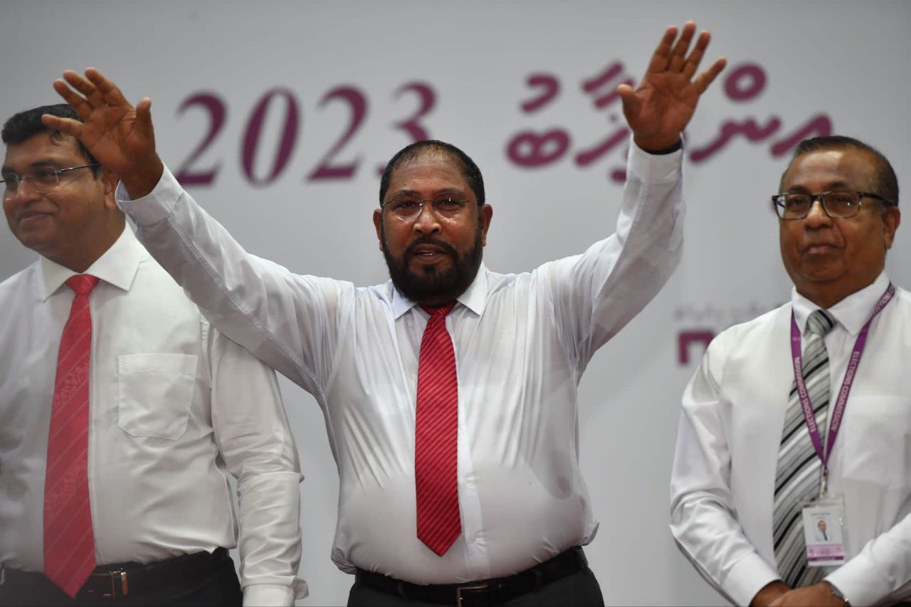 ނުފޫޒަކަށް ދީލާނުލާ ރައްޔިތުންގެ ނިންމުން ދިފާއުކުރާނަން: ޤާސިމް