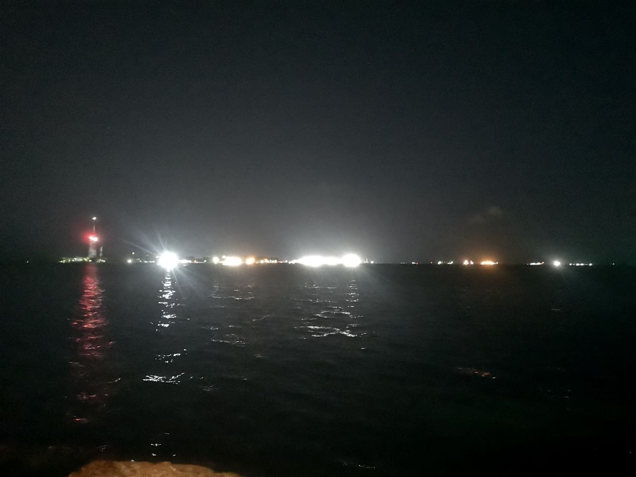 މާލެ ބޭރުގައި އޮތް ސަބްމެރިންގައި ގޭސް ސިލިންޑަރުތަކެއް ގޮވައިފި