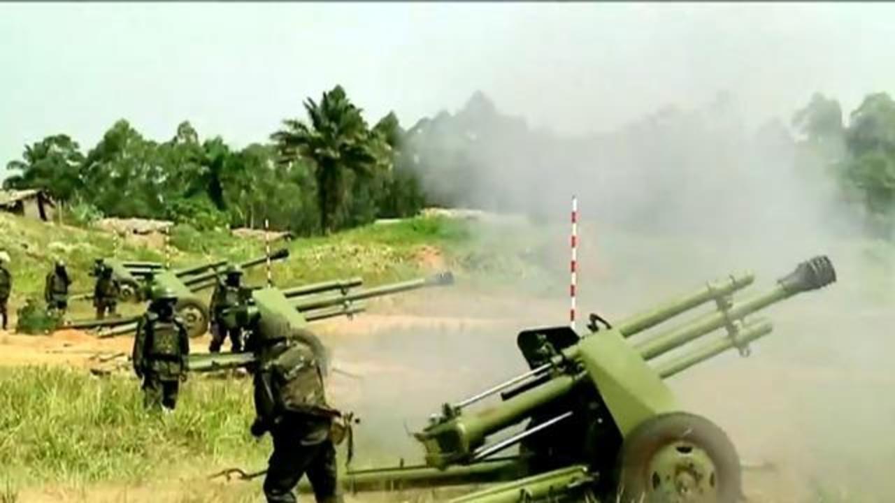 ޔޫގެންޑާގެ ސްކޫލަކަށް ހަމަލާދީ އެތައް ބަޔަކު މަރާލައިފި