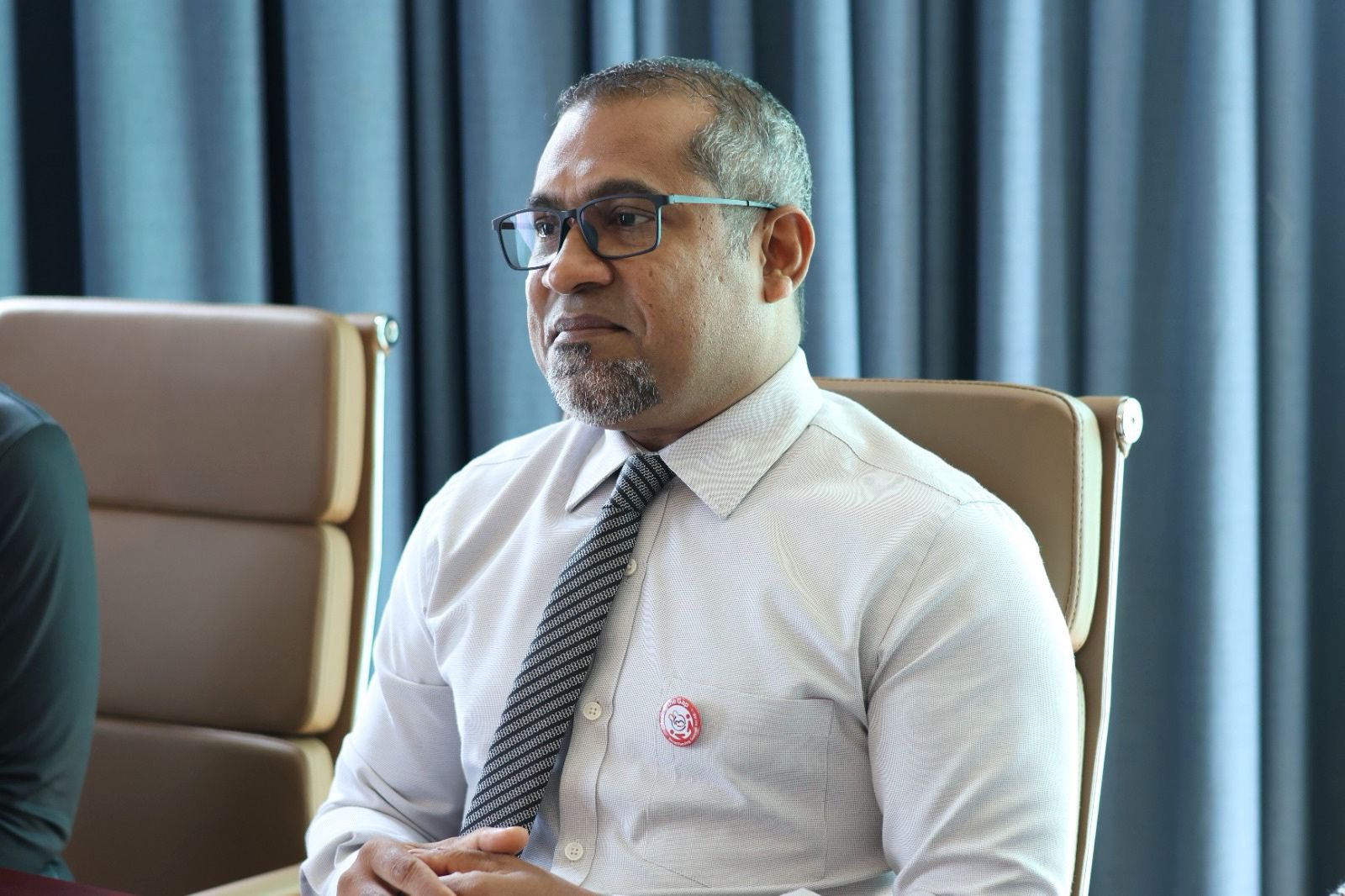 ސިއްޙީ މަރުކަޒުތަކުގެ ޑިޒައިން ބަދަލުކޮށް ރީޑިޒައިން ކުރަނީ