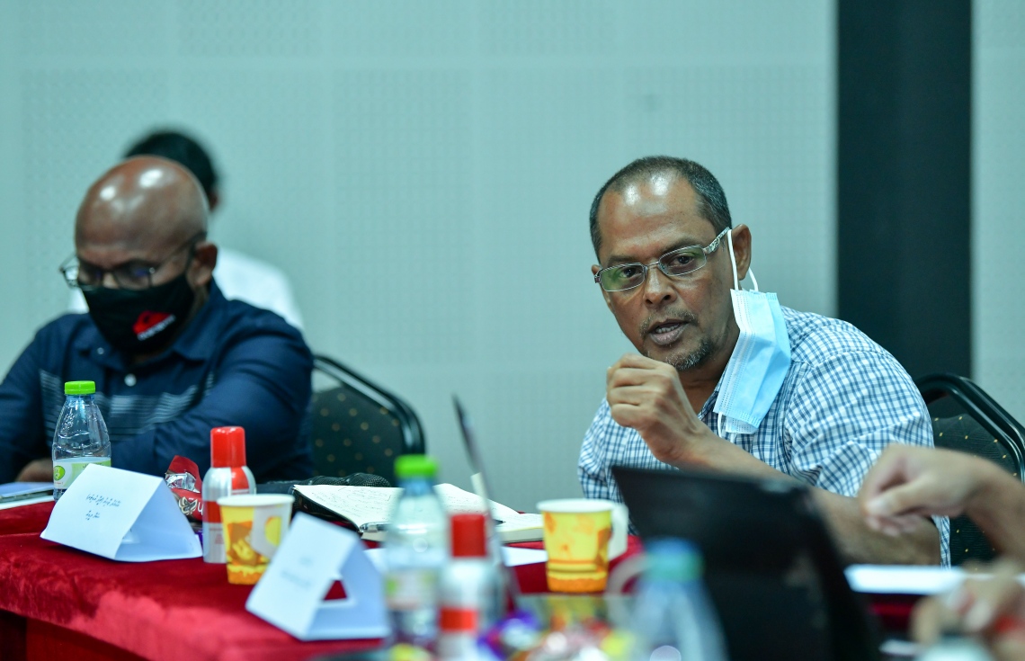 ޕީއެސްއެމަށް ދޭ ބަޖެޓުން ބައެއް، އެހެން މީޑިއާތަކަށް ދިނުމަށް އެޑިޓާސް ގިލްޑުން ގޮވާލައިފި