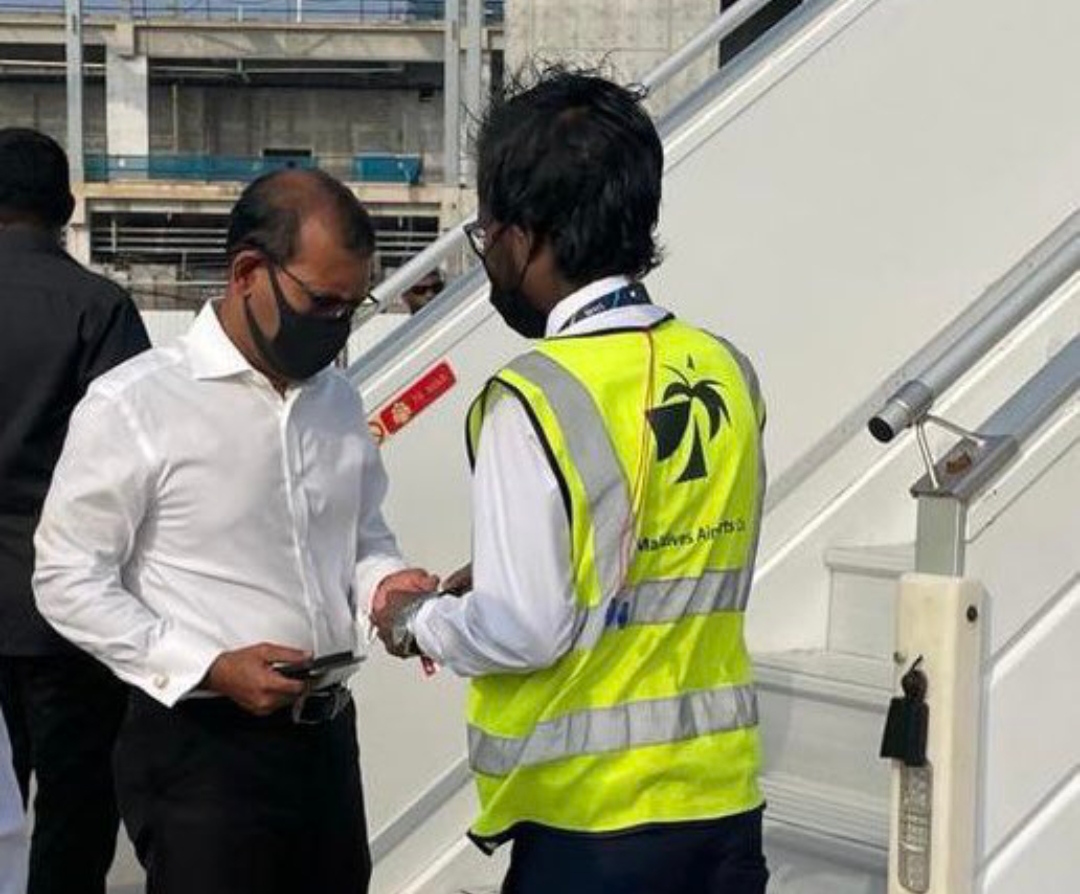 ރައީސް ނަޝީދު އިނގިރޭސިވިލާތަށް ފުރާވަޑައިގެންފި