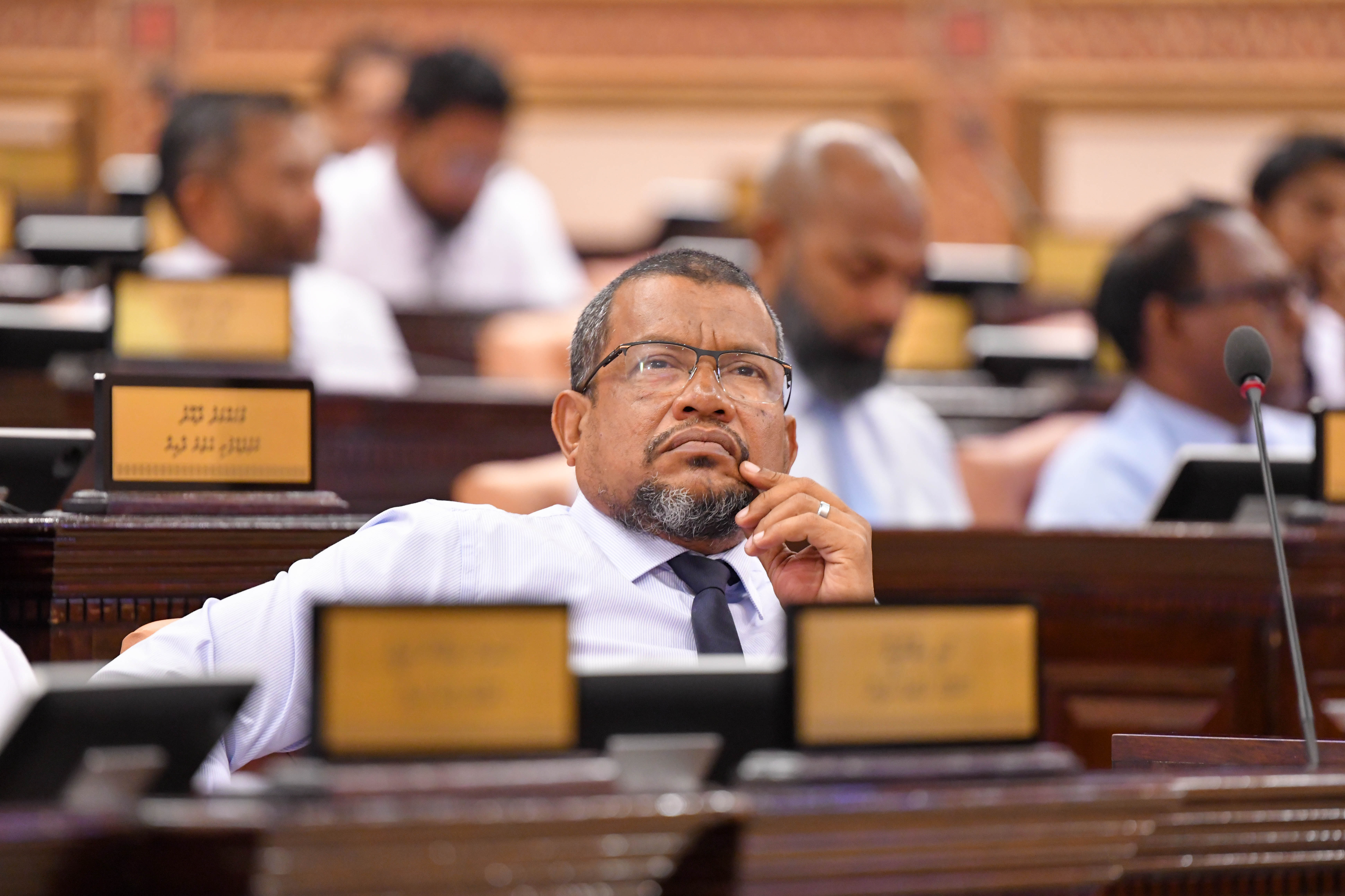 އެކައުންޓްގައި ހުންނަ ފައިސާ ހިފަހައްޓަން ފުލުހުންނަށް އަމުރު ނެރެވޭ އިސްލާހް ތަޅުމަށް