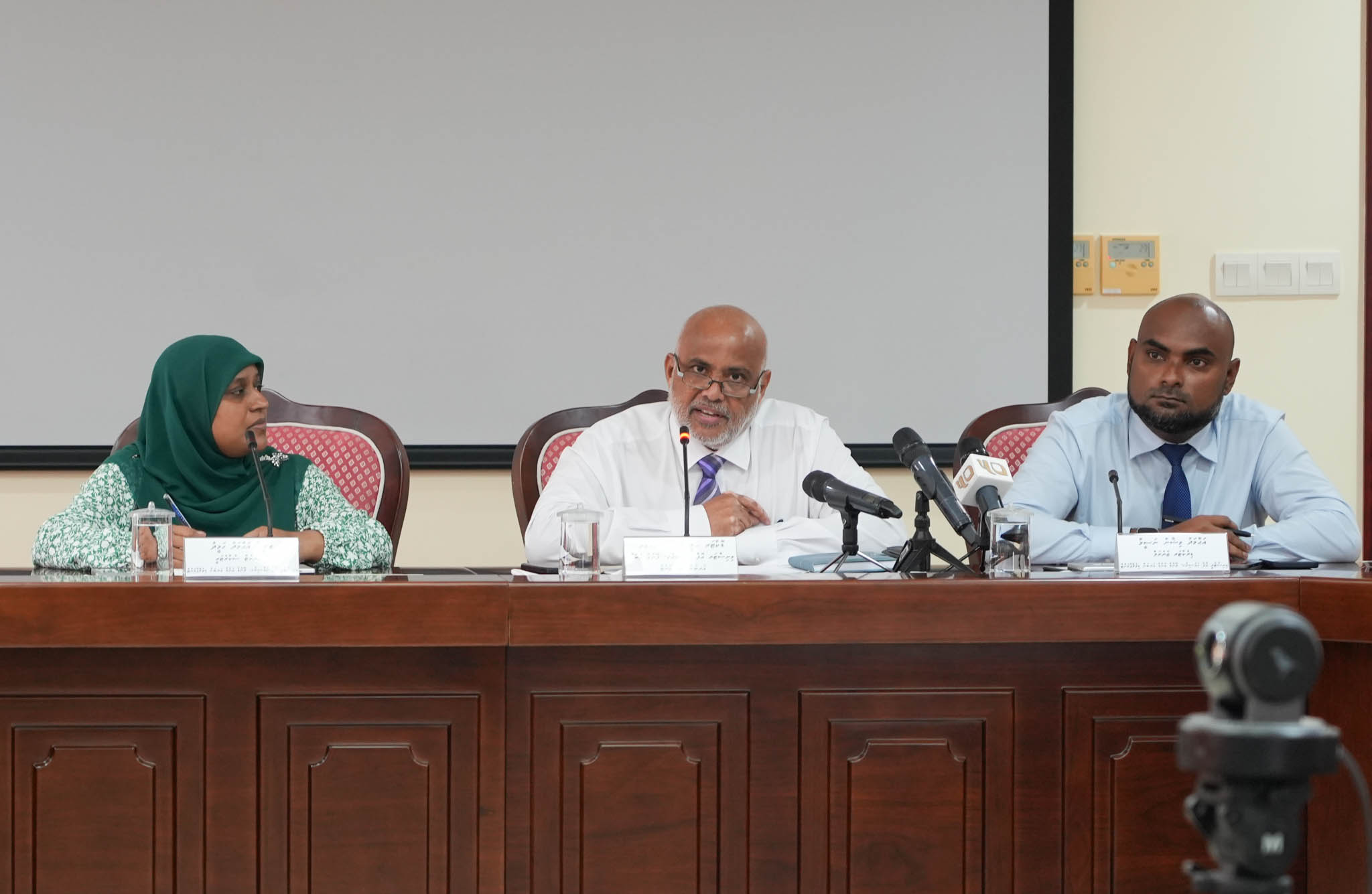 ބޯހިޔާވަހިކަމުގެ ވެއިޓިންގ ލިސްޓެއް ހަދަނީ