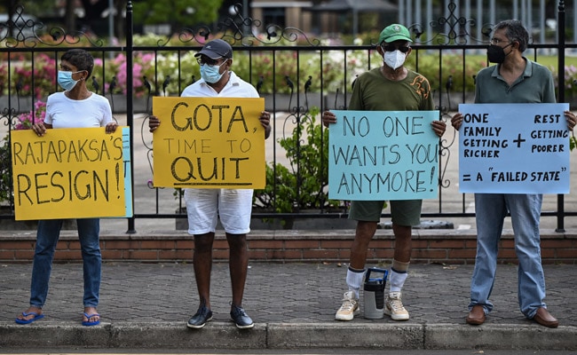 މަޝްރަހު ހޫނުވެ ސްރީލަންކާ ސަރުކާރުގެ ކެބިނެޓް އިސްތިއުފާ ދީފި