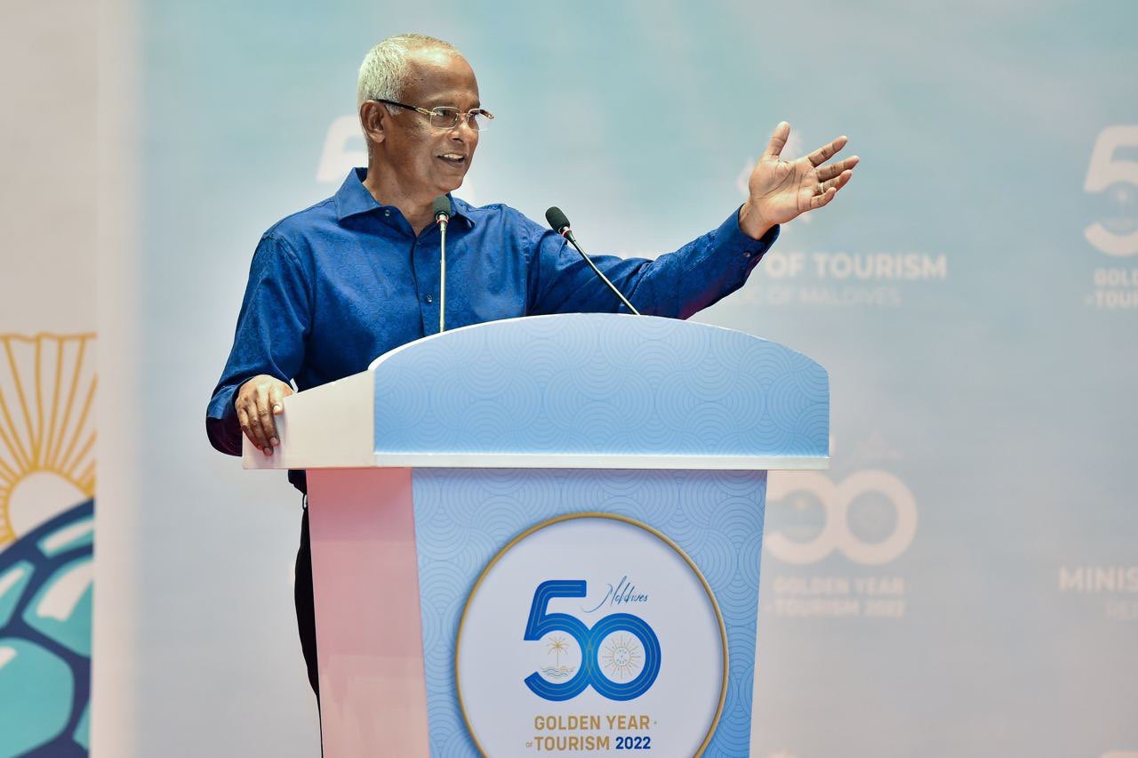 ފަތުރުވެރިންނަށް މެހުމާންދާރީ އަދާކުރުމުގައި ނަމޫނާ ބައެއްގެ ގޮތުގައި ދެމިތިބެންޖެހޭ: ރައީސް