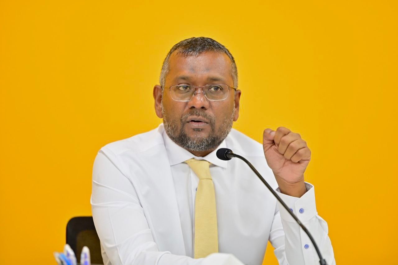 ރައްޔިތުން ބަނޑަށް ޖެހި ވިޔަފާރިތައް ފުނޑިގެންދިޔަ ނުދިނުމަށް ފައިސާ ޗާޕްކުރަންޖެހޭ: ފައްޔާޒު