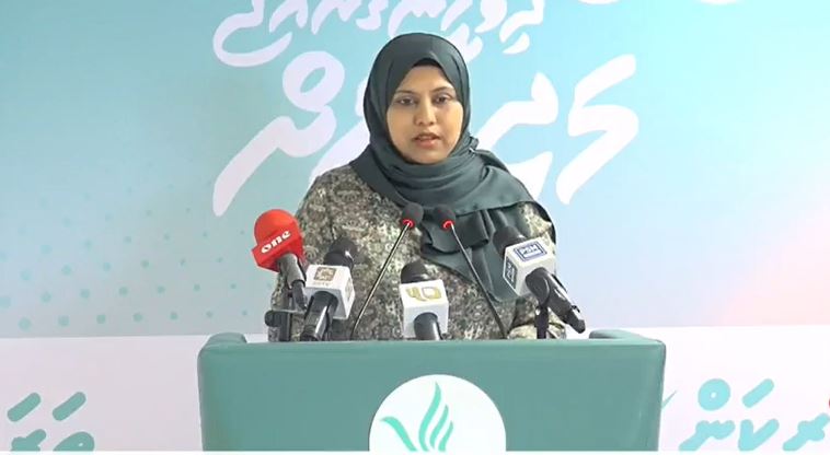 އެމްޑީޕީއަށް ވަރަށް އުނދަގޫވޭ ދިވެހިން އަމިއްލަ ފައިމައްޗަށް ތެދުވާތަން ފެންނާތީ: ހީނާ