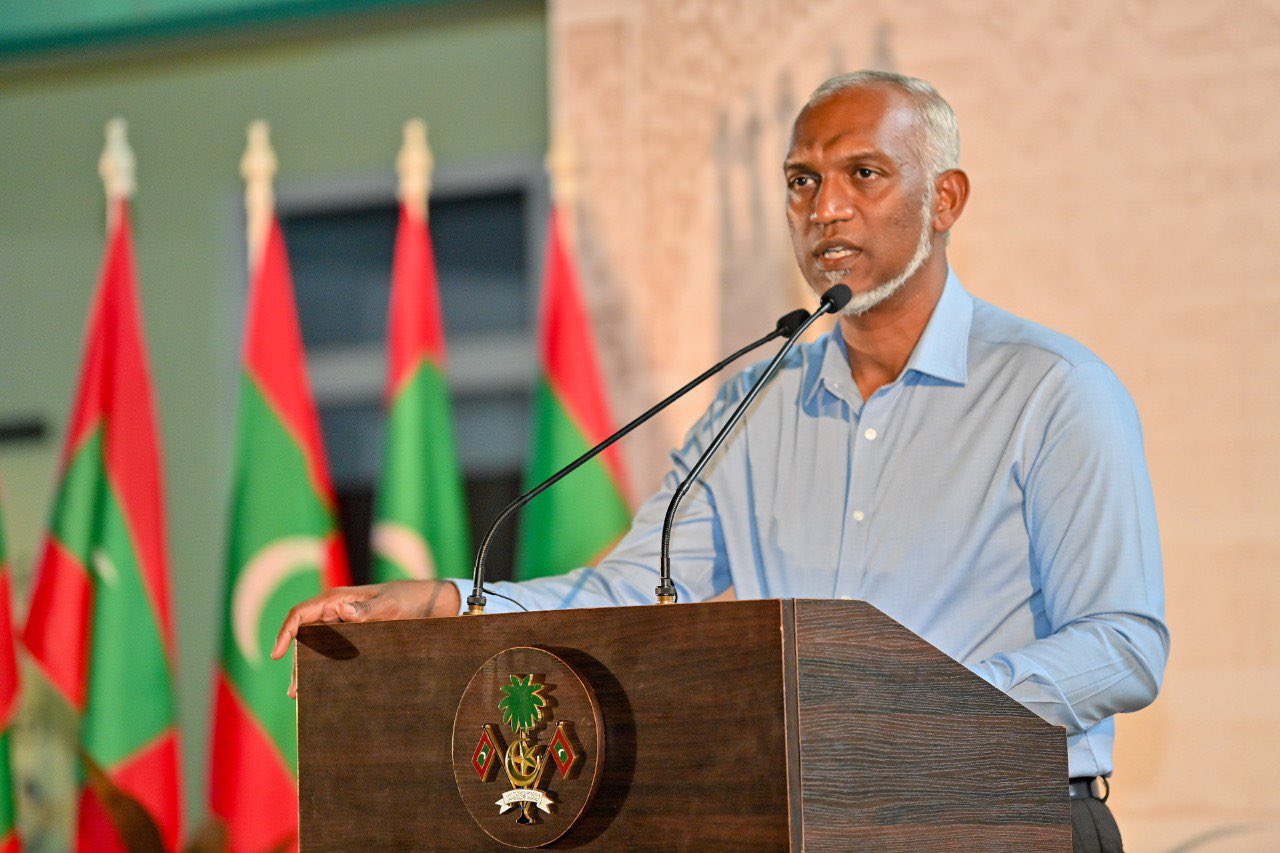 ފައިސާ ޗާޕްކުރުން ހުއްޓާލުމުން ޑޮލަރުގެ އަގު ދަށަށް ދާން ފަށައިފި: ރައީސް