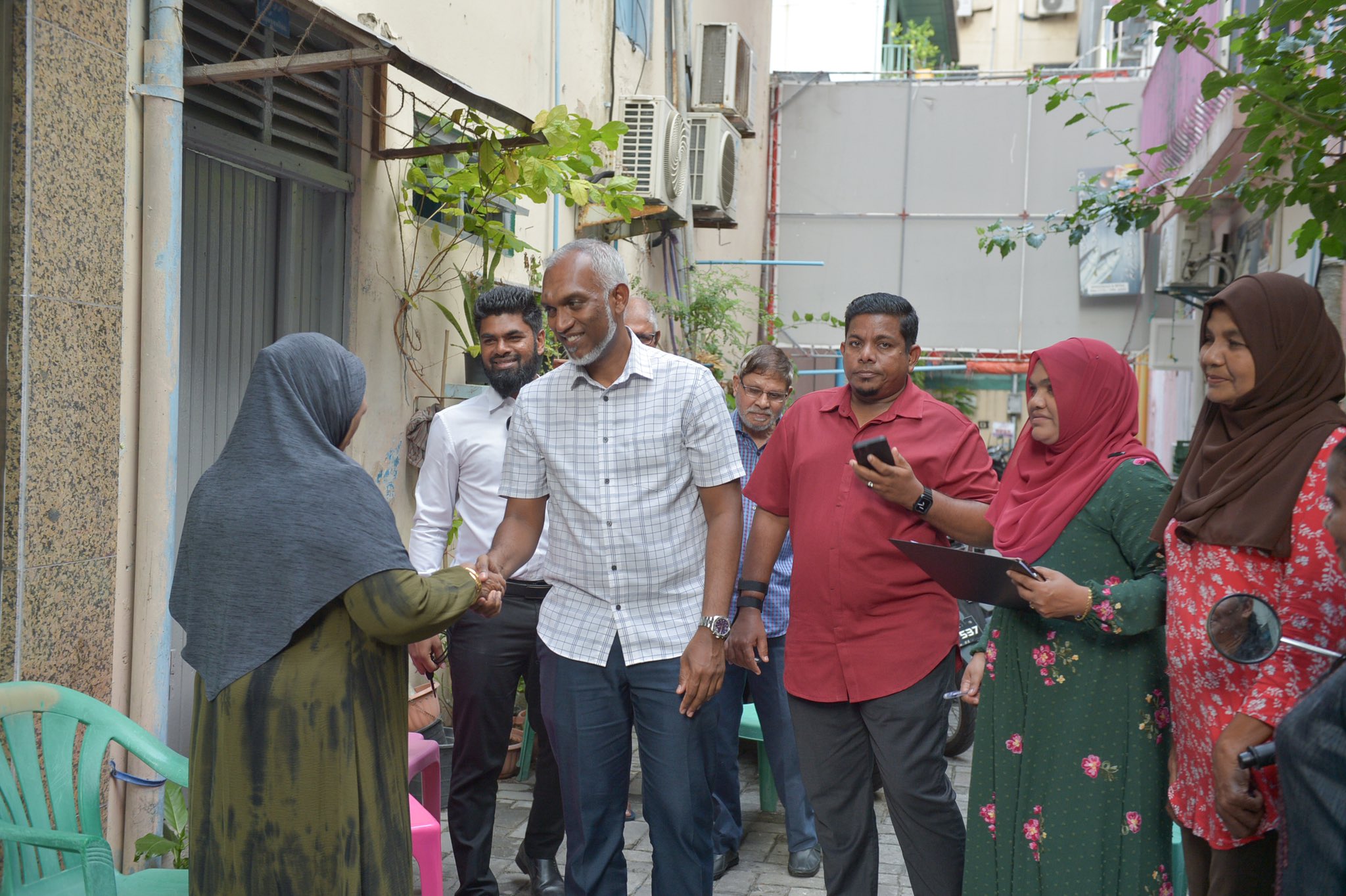 ޕޭވްމެންޓް ހަނިކަމުން ޝަކުވާ އޮހޭއިރު، މުއިއްޒު ވިދާޅުވަނީ ފުޅާކުރުމުން ތޮއްޖެހޭނެ ކަމަށް