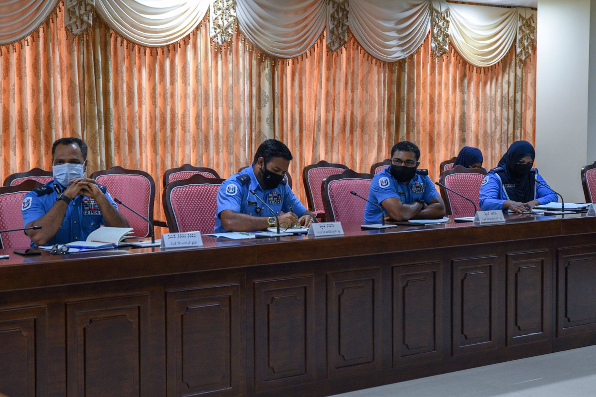 ފުލުހުން ހަތިޔާރު ގެންގުޅުމުގެ ބާރު ލިބިދޭ ގޮތަށް ކޮމިޓީން ބިލް ފާސްކޮށްފި