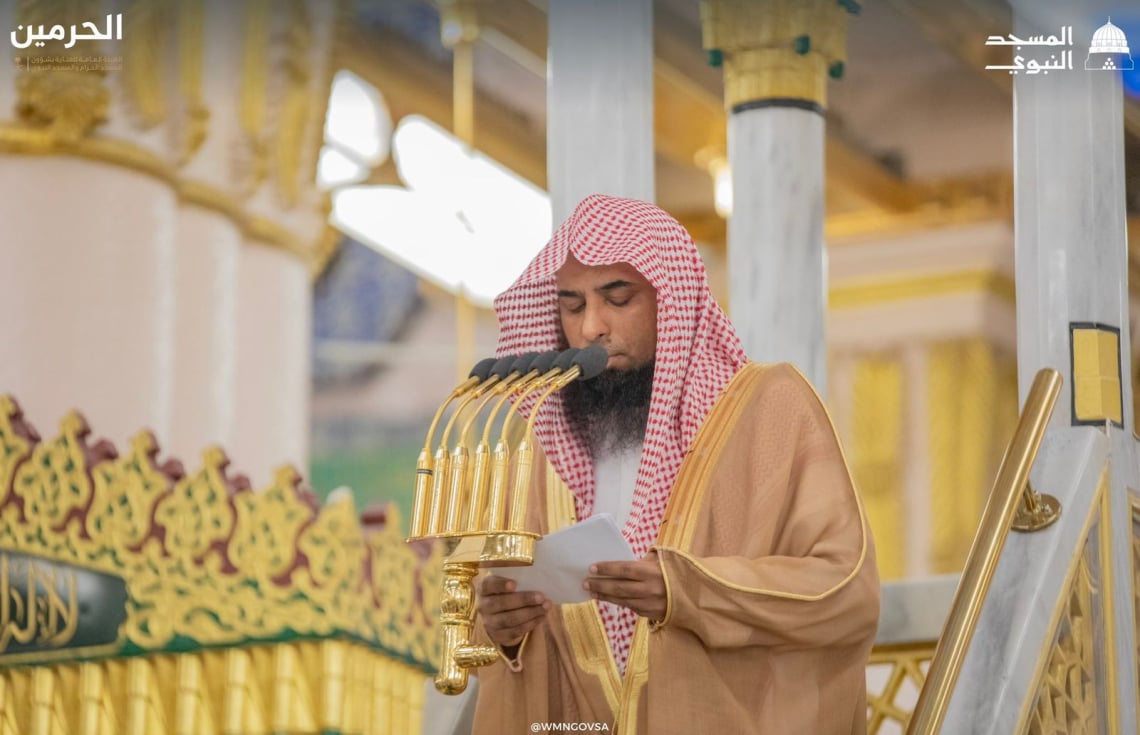 މަސްޖިދުއް ނަބަވީގެ އިމާމު ރާއްޖެ ވަޑައިގަންނަވަނީ