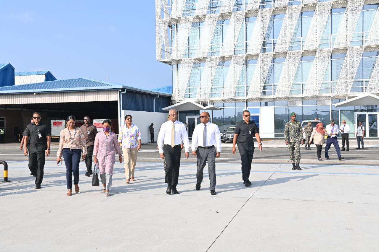 ރައީސްގެ ދެކަނބަލުން އަލިފުށްޓަށް ފުރާވަޑައިގެންފި