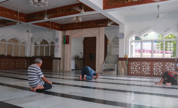 މިސްކިތްތަކުން ފަންކާ ވަގަށް ނެގުން މެކުހަށް؛ މިފަހަރު އެއް މިސްކިތުން ހަތް ފަންކާ