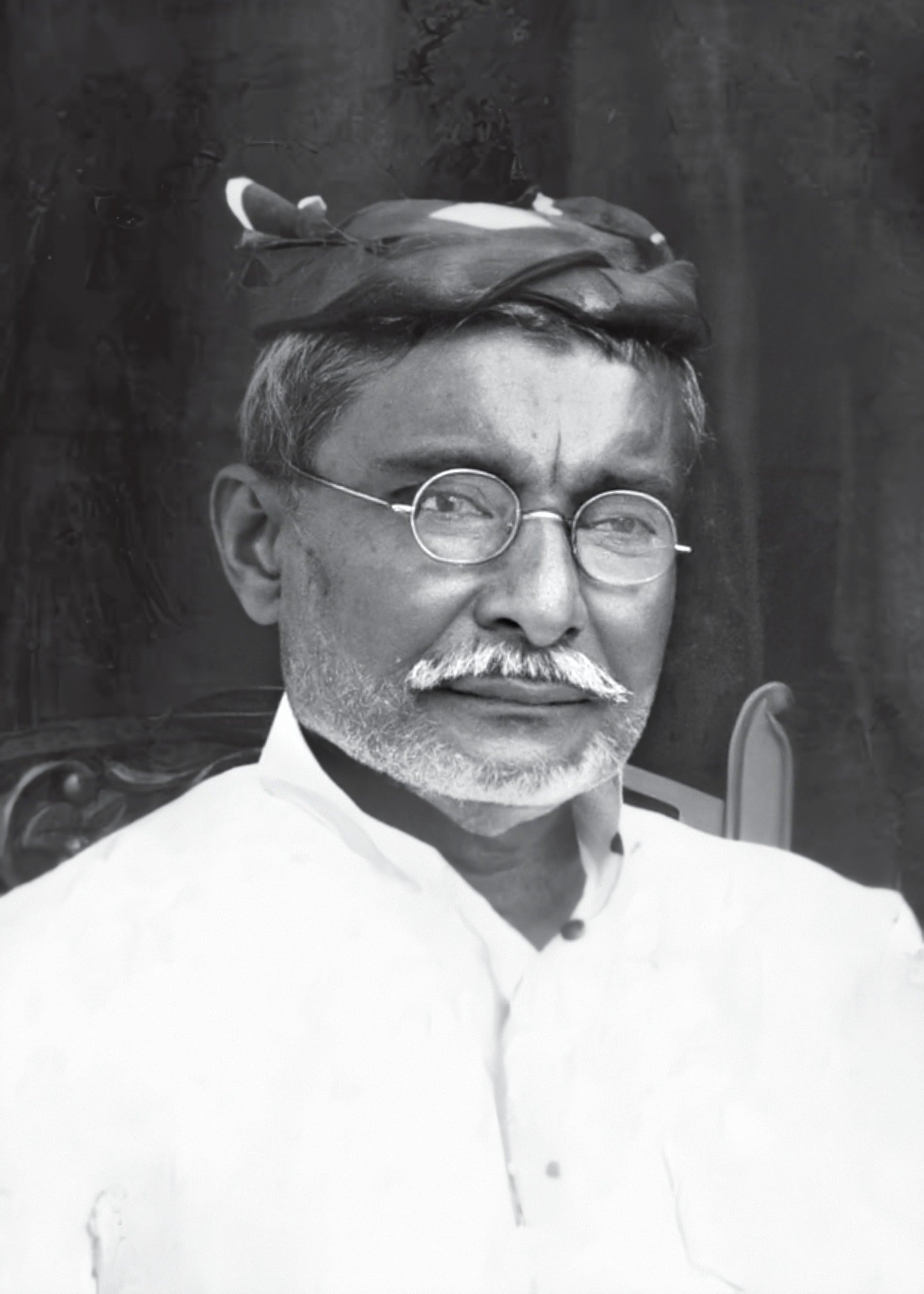 ފަޟީލަތުއްޝައިޚް ޙުސައިން ޞަލާޙުއްދީނުގެ އަދަބީ ޚިދުމަތްތަކު ތެރެއިން