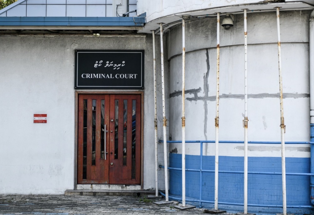 ރުގްޔާ ކުރުމުގެ ނަމުގައި އަންހެނަކާއި ކުޑަކުދިންތަކަކަށް ޖިންސީ ގޯނާ ކުރި 2 މީހަކު ޖަލަށް