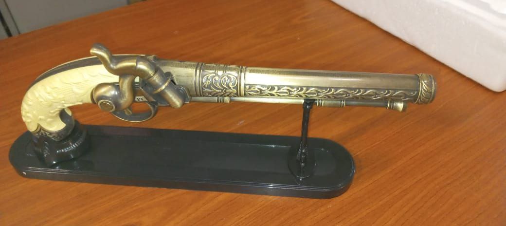 ލަންކާ ފުލުހުންގެ ބެލުމުގެ ދަށަށް ގެންދިޔަ ދިވެހި މީހާ ދޫކޮށްލައިފި