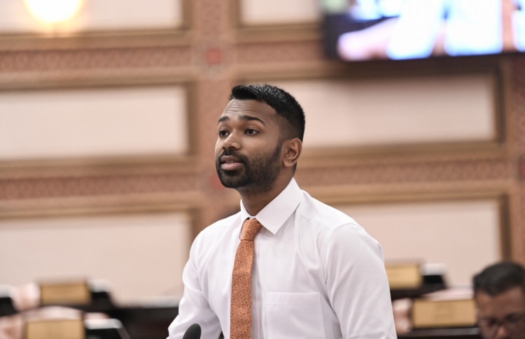 އެމްއެމްއޭއިން ބިމެއް ގަންނަން އުޅޭކަމަށް ބުނާ މައްސަލާގައި މިނިސްޓަރާ ސުވާލުކުރަން ހުށަހަޅައިފި