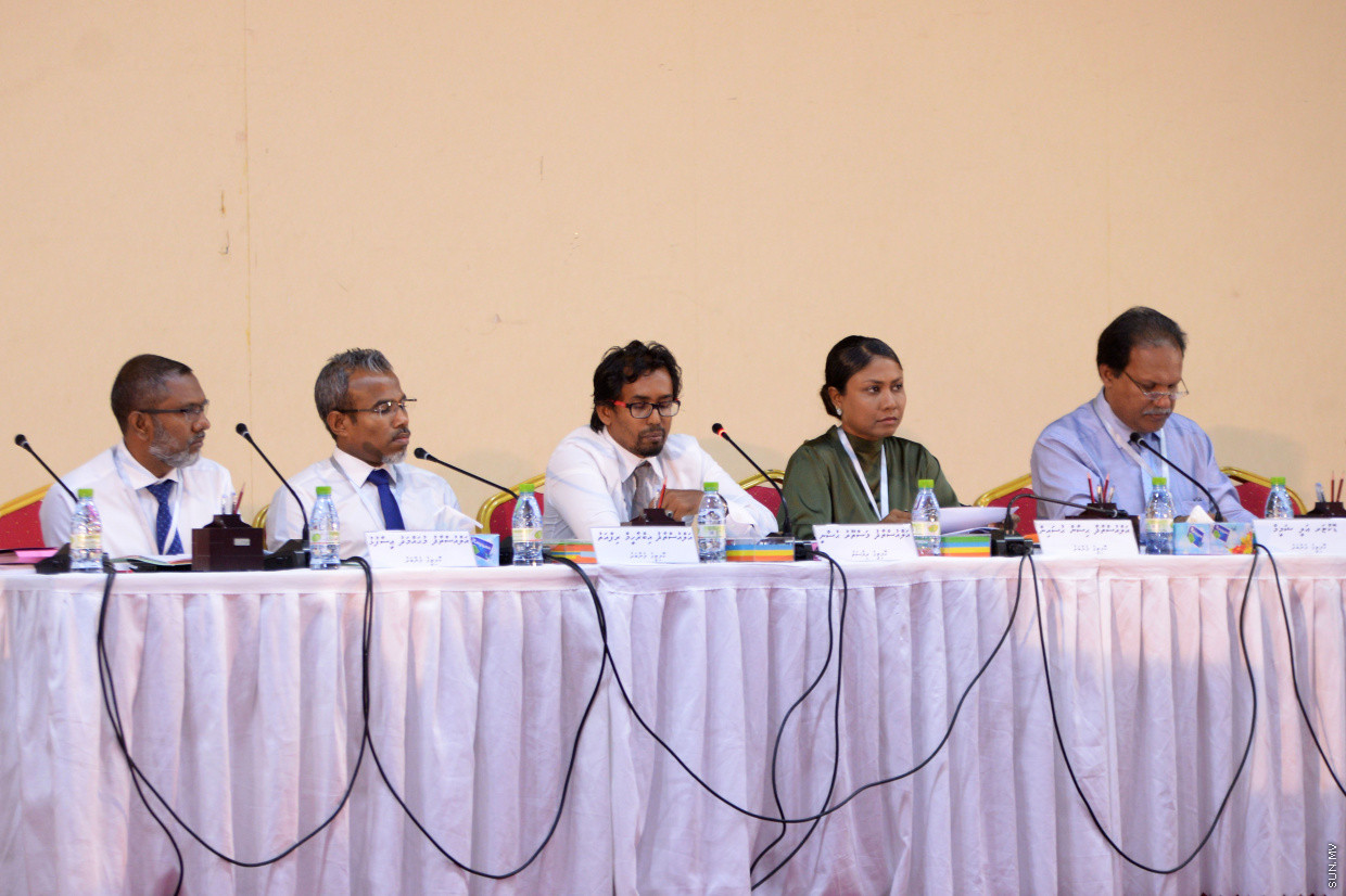 ކޮމިޝަނުގެ ރައްދު މަޖިލީހަށް: ފަނޑިޔާރުން ވަކިކުރަން ނިންމީ އިޖުރާއަތްތައް ފުރިހަމަކޮށްގެން