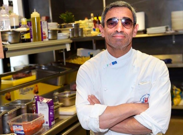 16 އަހަރު ވަންދެން ފިލައިގެން އުޅުނު މީހަކު ކައްކާއަަކަށް ހެދިގެން އުޅެނިކޮށް ހައްޔަރުކޮށްފި