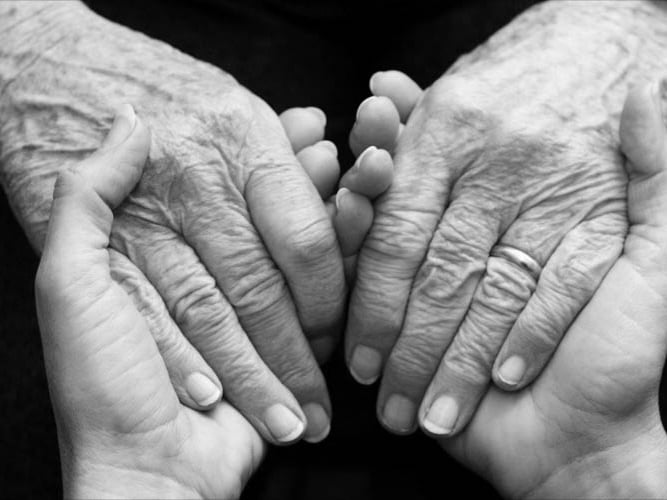 މައިންބަފައިންނަށް އިޙްސާންތެރިވުން