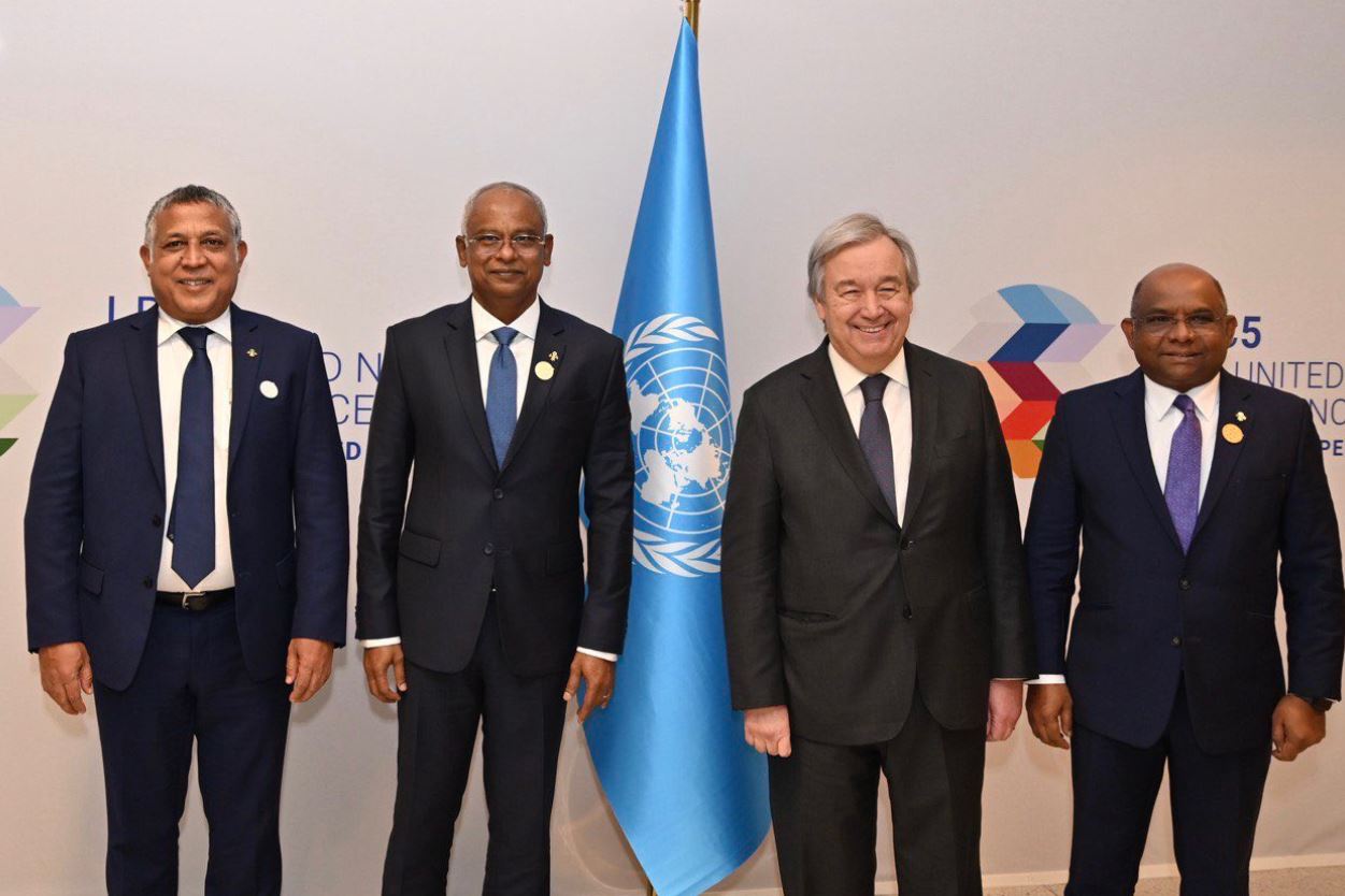 ރައީސުލްޖުމްހޫރިއްޔާ އދގެ ސެކްރެޓަރީ ޖެނެރަލާއި ބައްދަލުކުރައްވައިފި